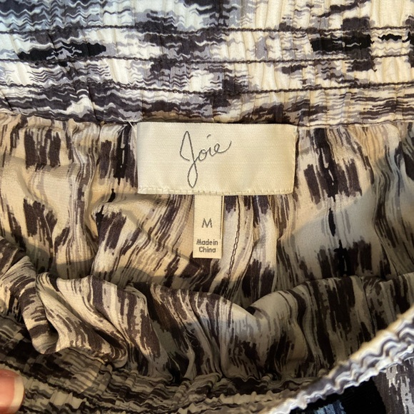 Black, White, and Gray Silk Joie Shorts in Size Medium - Picture 4 of 9